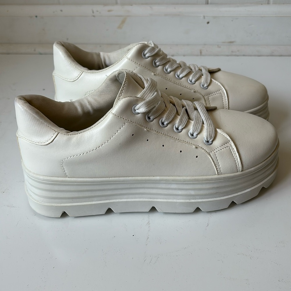 White platform Koi’s